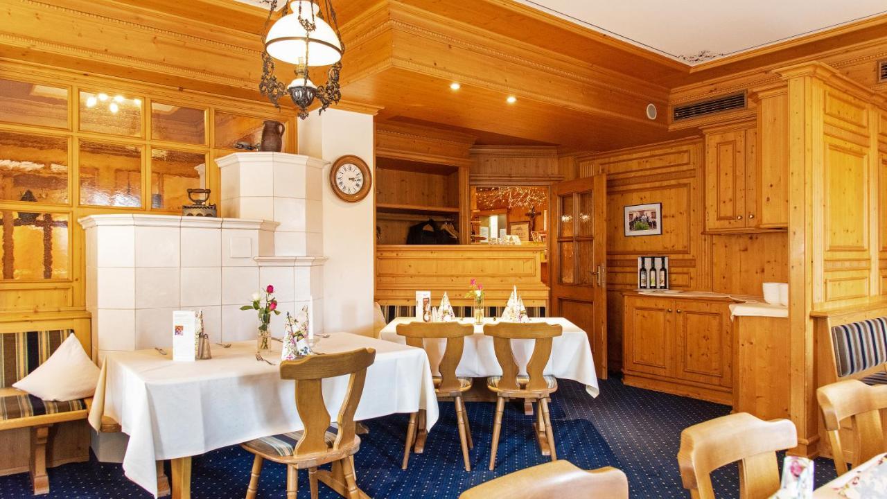 Akzent Hotel Krone Helmstadt Екстериор снимка