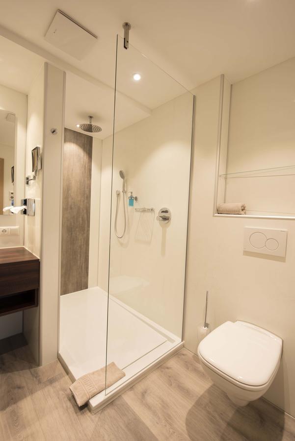 Akzent Hotel Krone Helmstadt Екстериор снимка