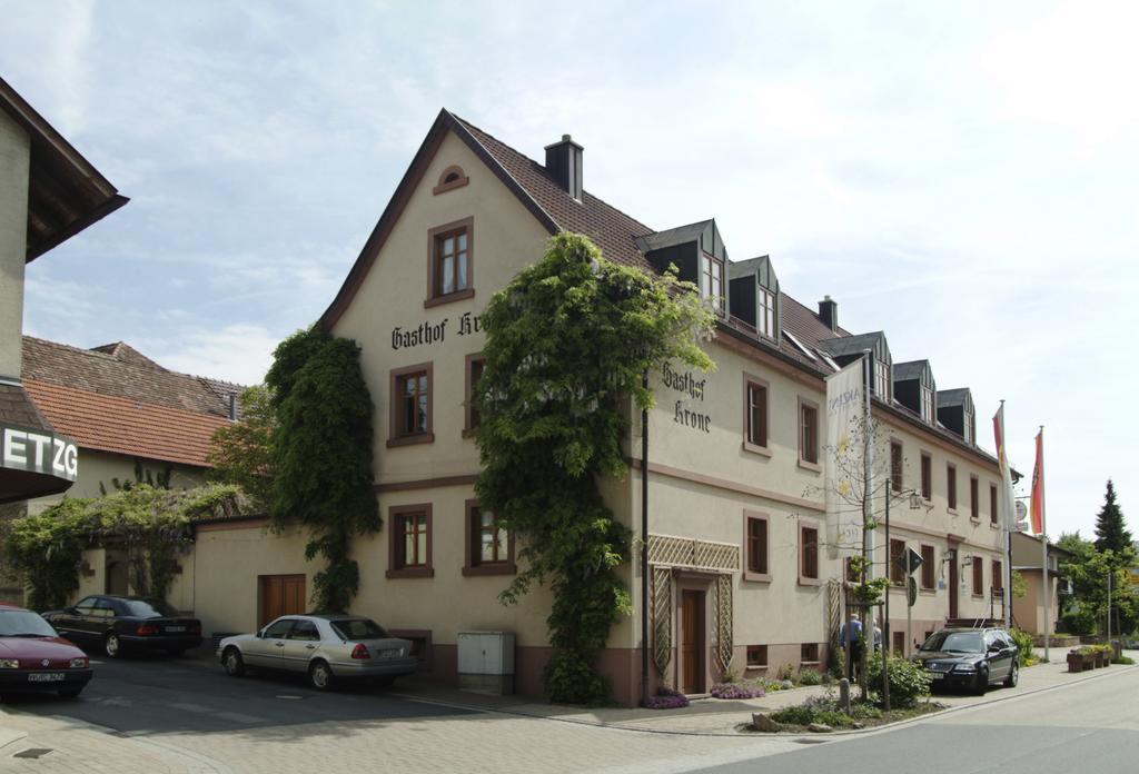Akzent Hotel Krone Helmstadt Екстериор снимка